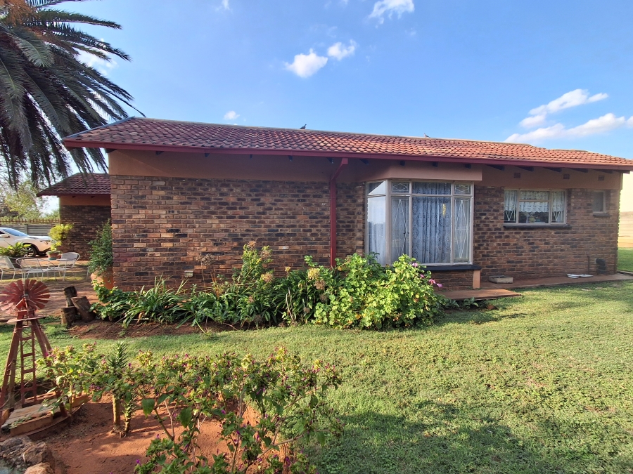 4 Bedroom Property for Sale in Randlespark North West